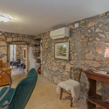 3 Bedroom Gorgeous In Holiday home *